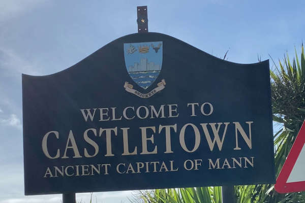 Midnight closing for new Indian restaurant in Castletown?