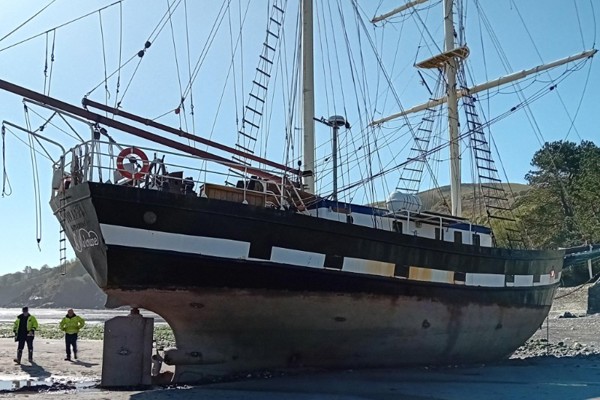 Public asked to 'stay well clear' of grounded tall ship in Ramsey