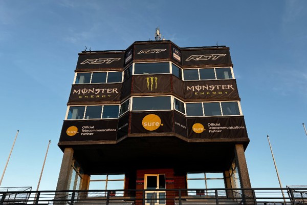 Evening TT qualifying halted due to red flag