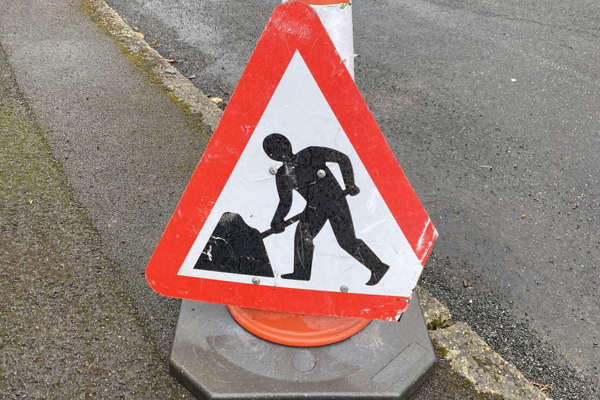 Resurfacing work means temporary traffic lights on TT course