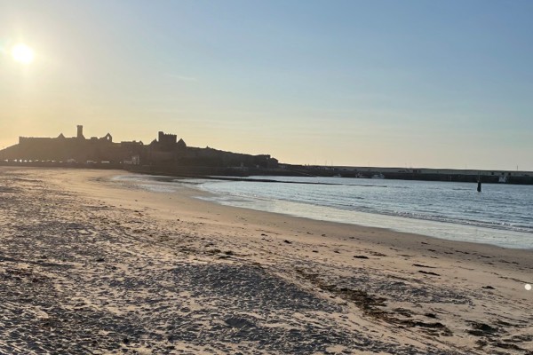 Peel Commissioners progressing £26,000 beach stage for summer trial