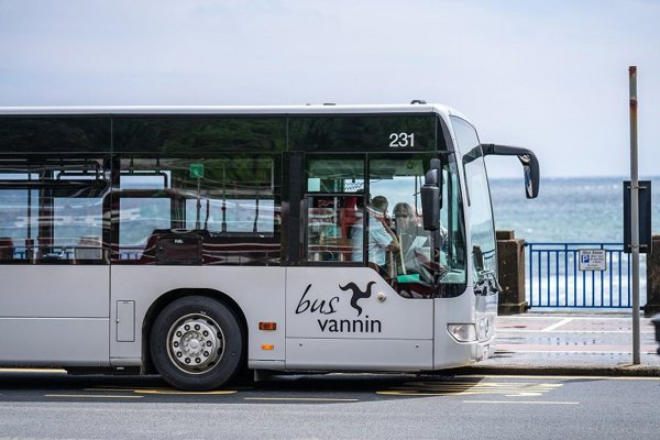 Bus Vannin reminds TT fans to check bank holiday timetable