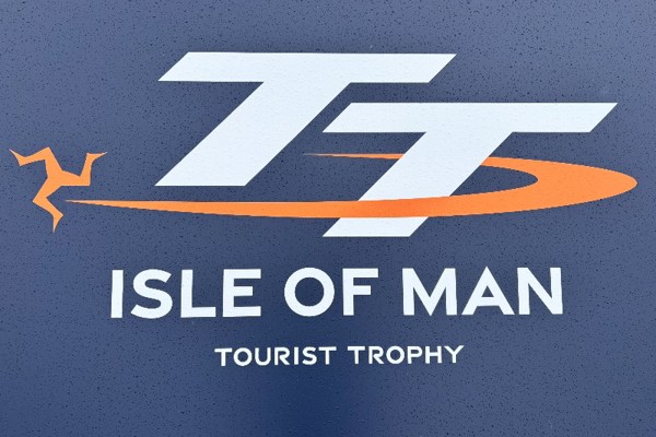 Former nurse helps injured spectators after TT crash