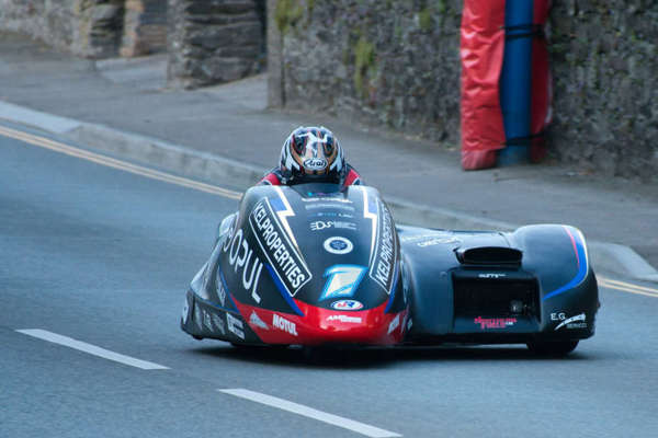 Crowe brothers thank fans for support after 'massive' crash