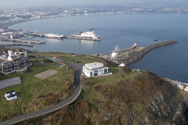 Majority of people on IOM not satisfied with travel options