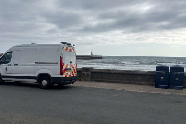 Commissioners tackle beach rubbish after online criticism