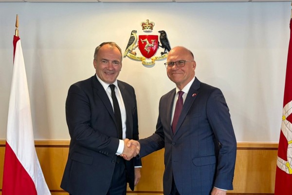 'Important milestone' for Polish community as new consulate opens on Island