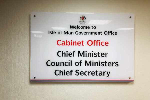 Government recruiting civil servant to help new ministers after election
