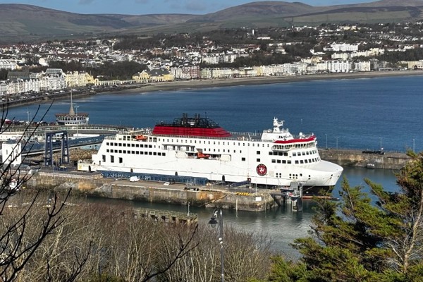 Heysham sailing delayed due to late Manxman arrival