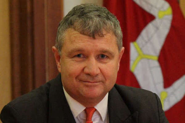 Minister aware of UK problems with Manx immigration documents