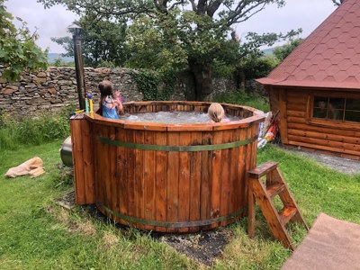 Knockaloe Beg Farm, B&B, Self-catering, Hostels & Glamping