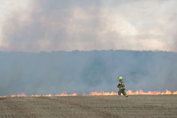 Fire service issues wildfire warning in hot weather
