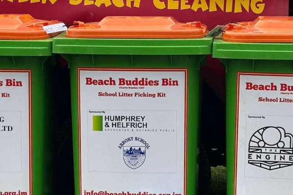 Beach cleaning voluteers get un-whelk-ome surprise!